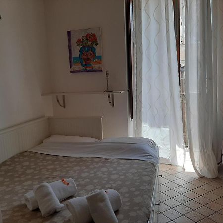 Monovano Centro Storico Катания Экстерьер фото