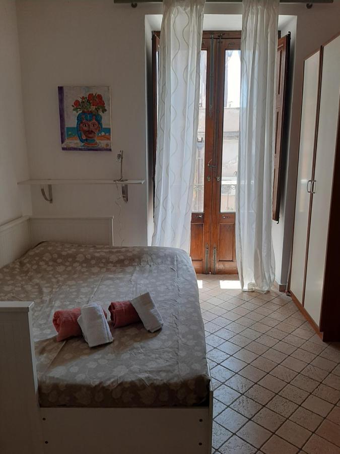 Monovano Centro Storico Катания Экстерьер фото